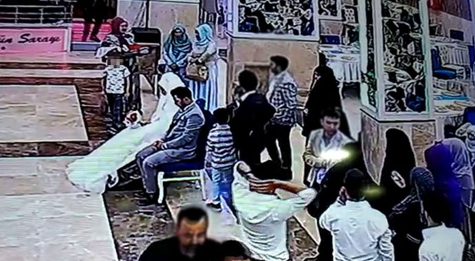 Çocuk gelin, arkadaşının ihbarıyla son anda kurtarıldı!