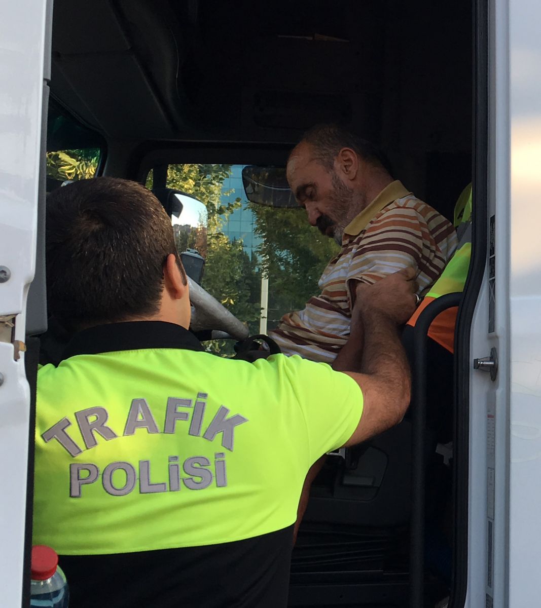 Tır şoförünü görenler hemen polisi aradı! Gerçek sonra ortaya çıktı