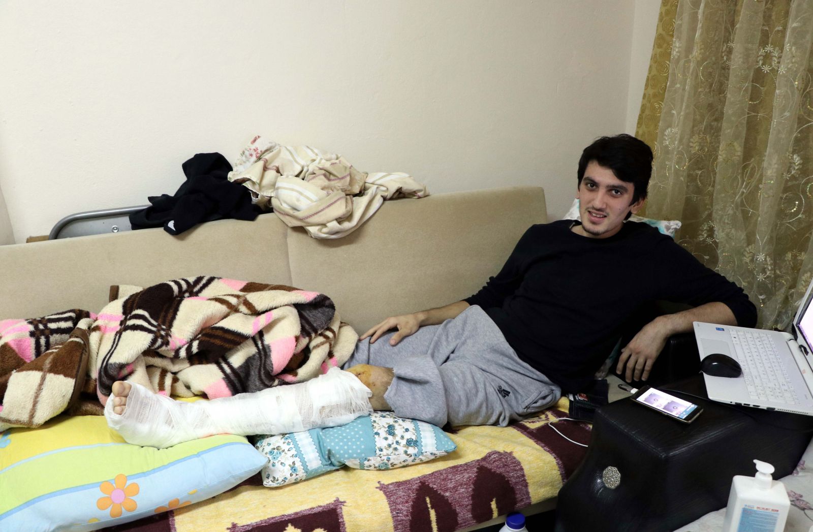 Suriye'de çalışan Türk işçinin karnına demir çubuk saplandı