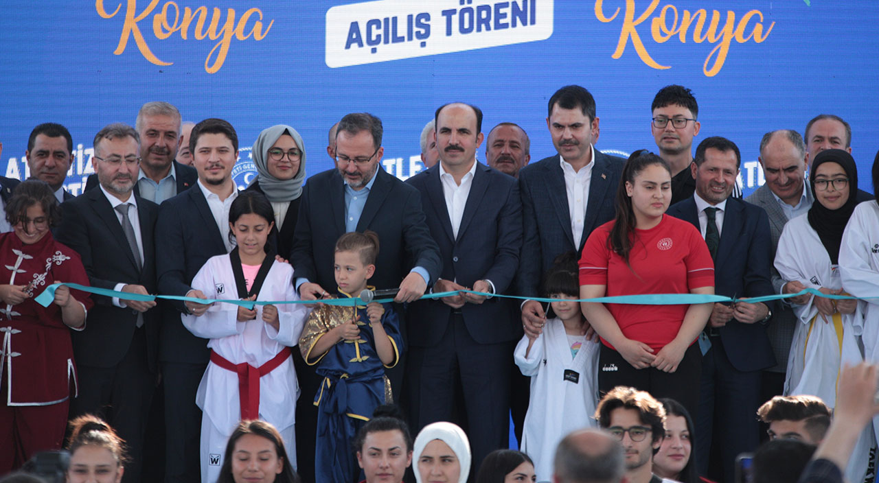 Bakan Kasapoğlu 'bu bir rekor' diyerek duyurdu: 2 bin 79 madalya kazandık