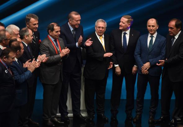 Erdoğan Aziz Yıldırım ile Dursun Özbek'i barıştırdı