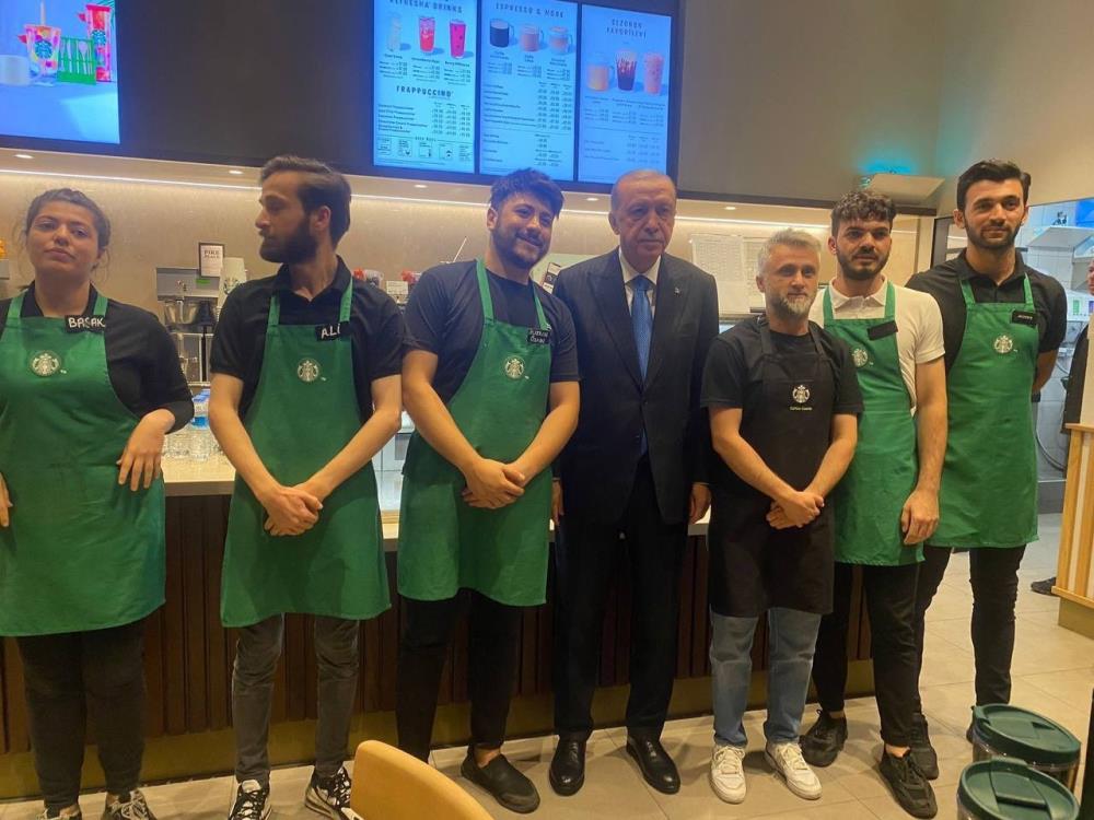 Cumhurbaşkanı Erdoğan, Çam ve Sakura Hastanesi'ni ziyaret etti