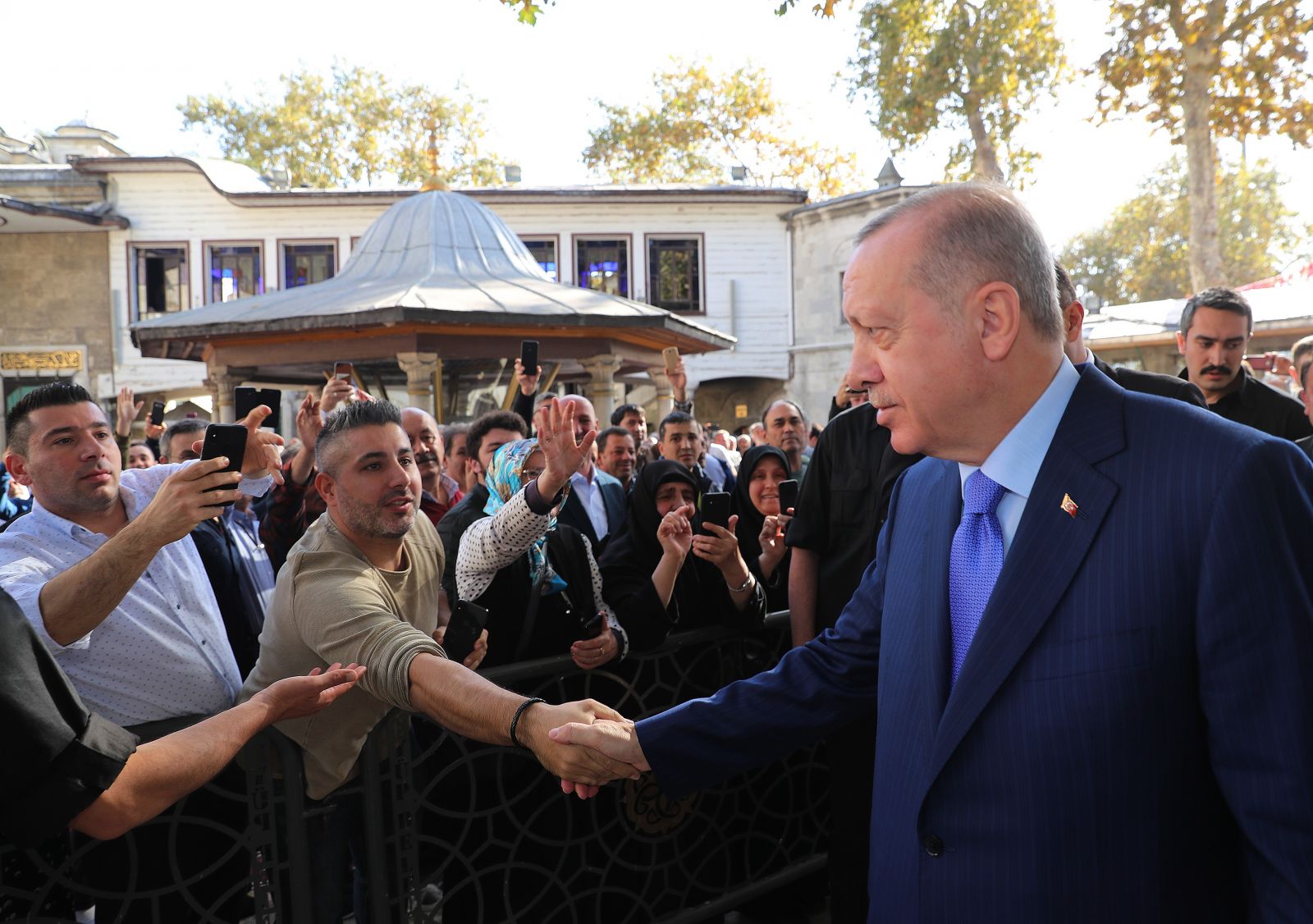 Cumhurbaşkanı Erdoğan, cuma namazını Eyüpsultan Camii'nde kıldı