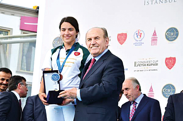 Milli okçumuz: EVRİM SAĞLAM Tesadüfle başladı madalyaya koşuyor