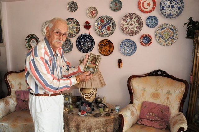 Usta oyuncu Eşref Kolçak Hayatını Kaybetti | Eşref Kolçak öldü mü? Eşref Kolçak kimdir? (Eşref Kolçak neden öldü?)