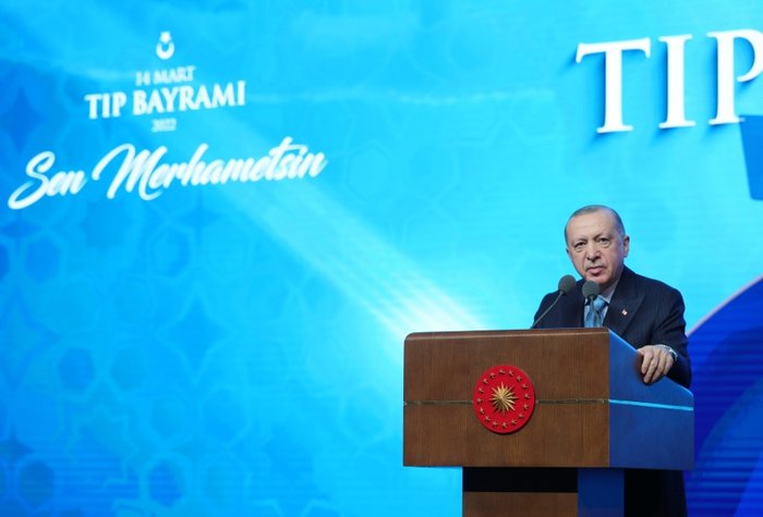 Sağlıkta yeni düzenleme! Cumhurbaşkanı Erdoğan müjdeleri arka arkaya sıraladı