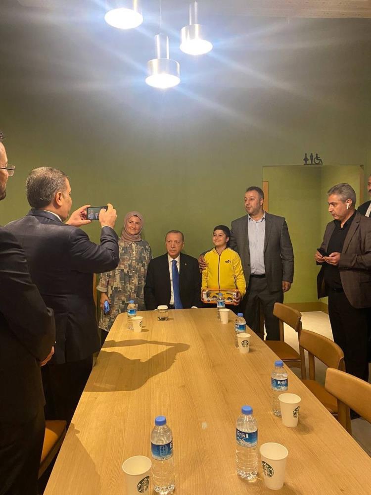 Cumhurbaşkanı Erdoğan, Çam ve Sakura Hastanesi'ni ziyaret etti