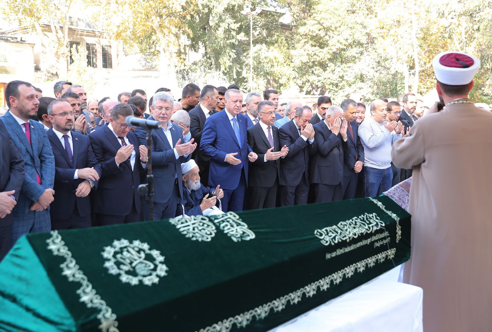 Cumhurbaşkanı Erdoğan, cuma namazını Eyüpsultan Camii'nde kıldı
