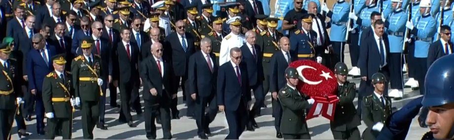 Devletin zirvesi Anıtkabir'de