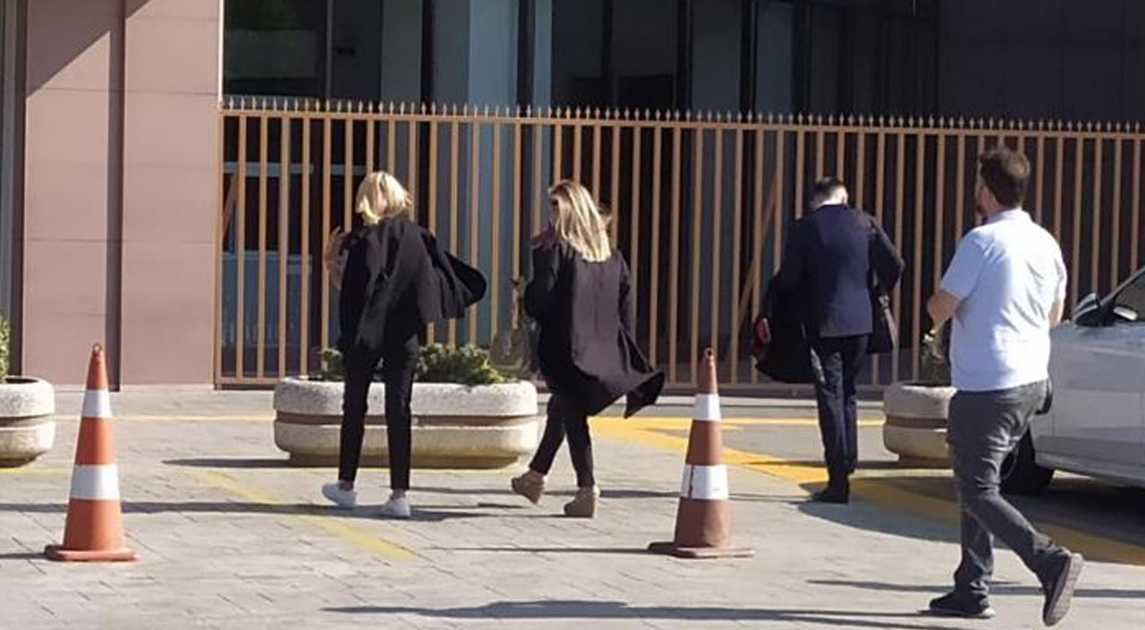 Öldürülen eşi Şafak Mahmutyazıcıoğlu’nun davasına katılan Ece Erken duruşma salonunda bayıldı