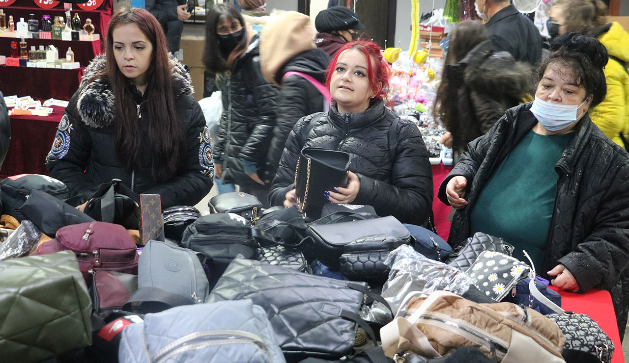 Bulgarların Edirne AVM keyfi: Sınır kapılarına hücum ettiler