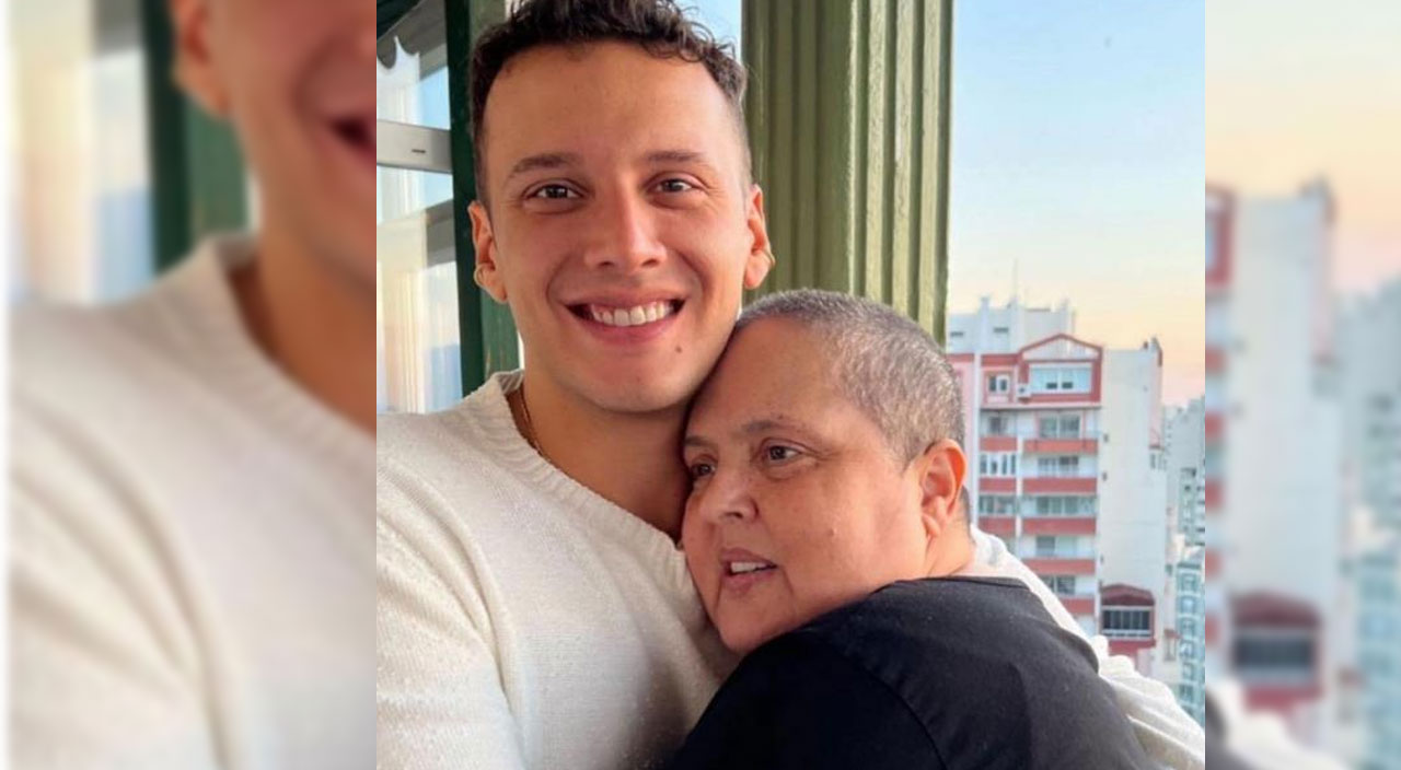 Annesi kanser tedavisi gören Edis konserinde gözyaşlarına hakim olamadı: Son 6 ayımız ailece çok zor geçti