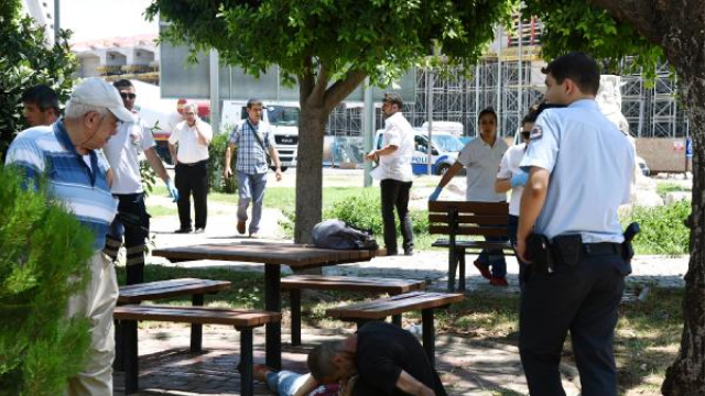 Eşini vurdu, kucağına alıp 'ne olur ölme' diye yalvardı