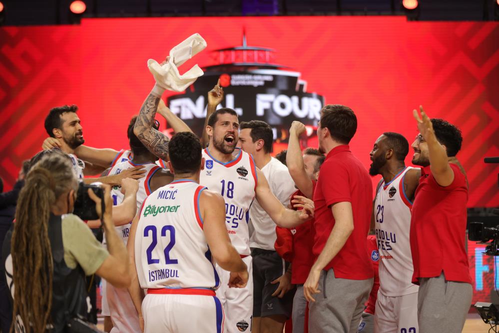 Tarih yazdılar! Anadolu Efes şampiyon oldu