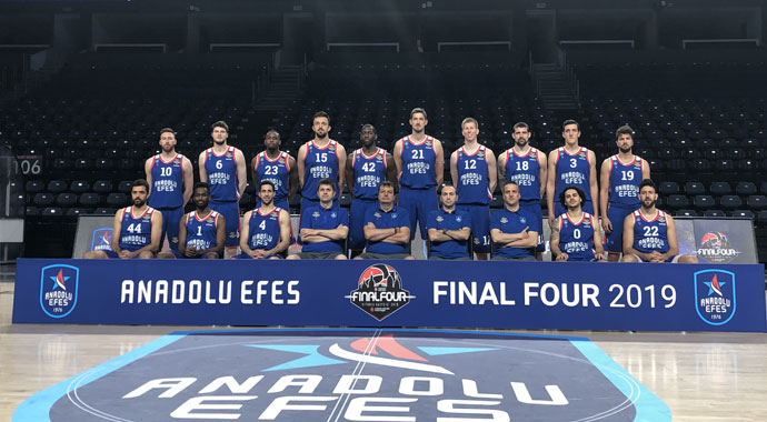 Ergin Ataman: Koleksiyonumdaki tek eksik Euroleague Kupası Ergin Ataman: Koleksiyonumdaki tek eksik Euroleague Kupası