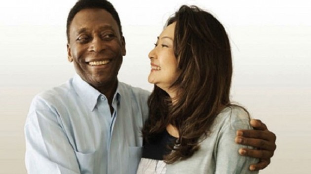Pele, 25 yaş küçük sevgilisiyle evlendi