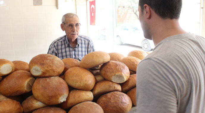 Tek suçu 30 yıldır ucuz ekmek satmak