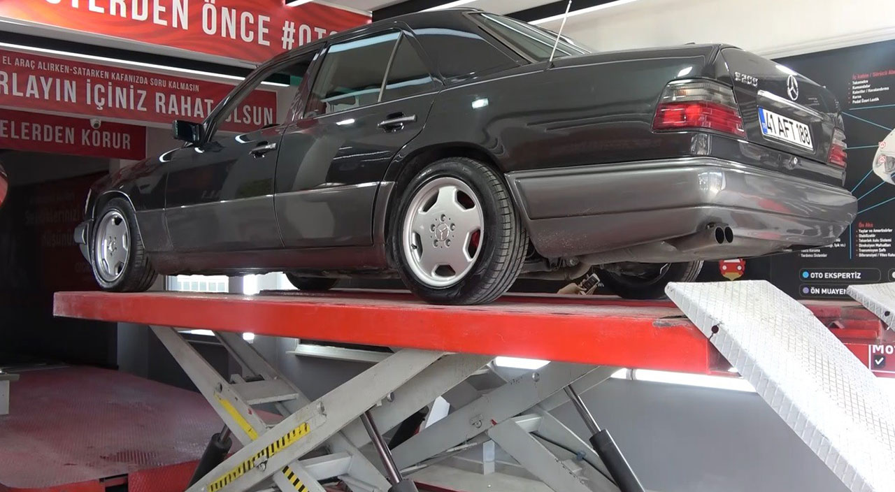 Hava yastığı yerine atlet çıktı, uzman isim 'ikinci el araç' alacakları uyardı Hava yastığı yerine atlet çıktı, uzman isim 'ikinci el araç' alacakları uyardı