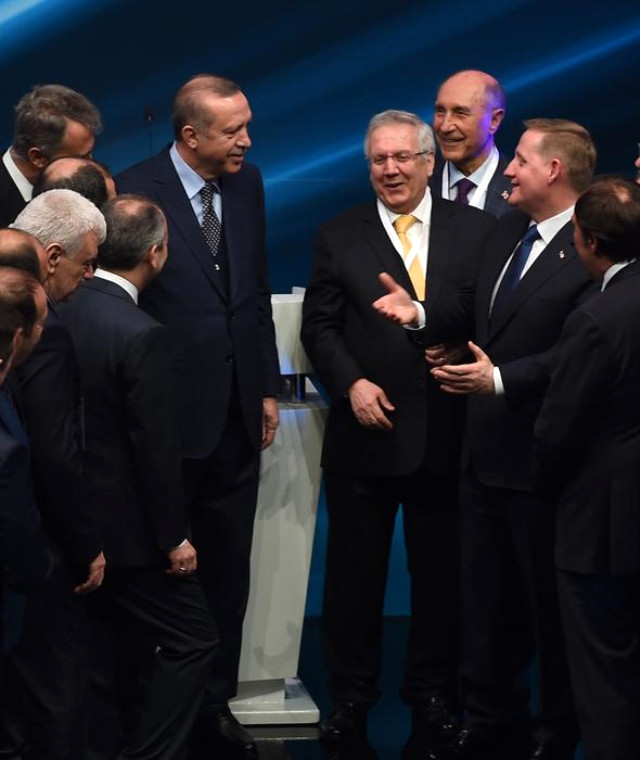 Erdoğan Aziz Yıldırım ile Dursun Özbek'i barıştırdı