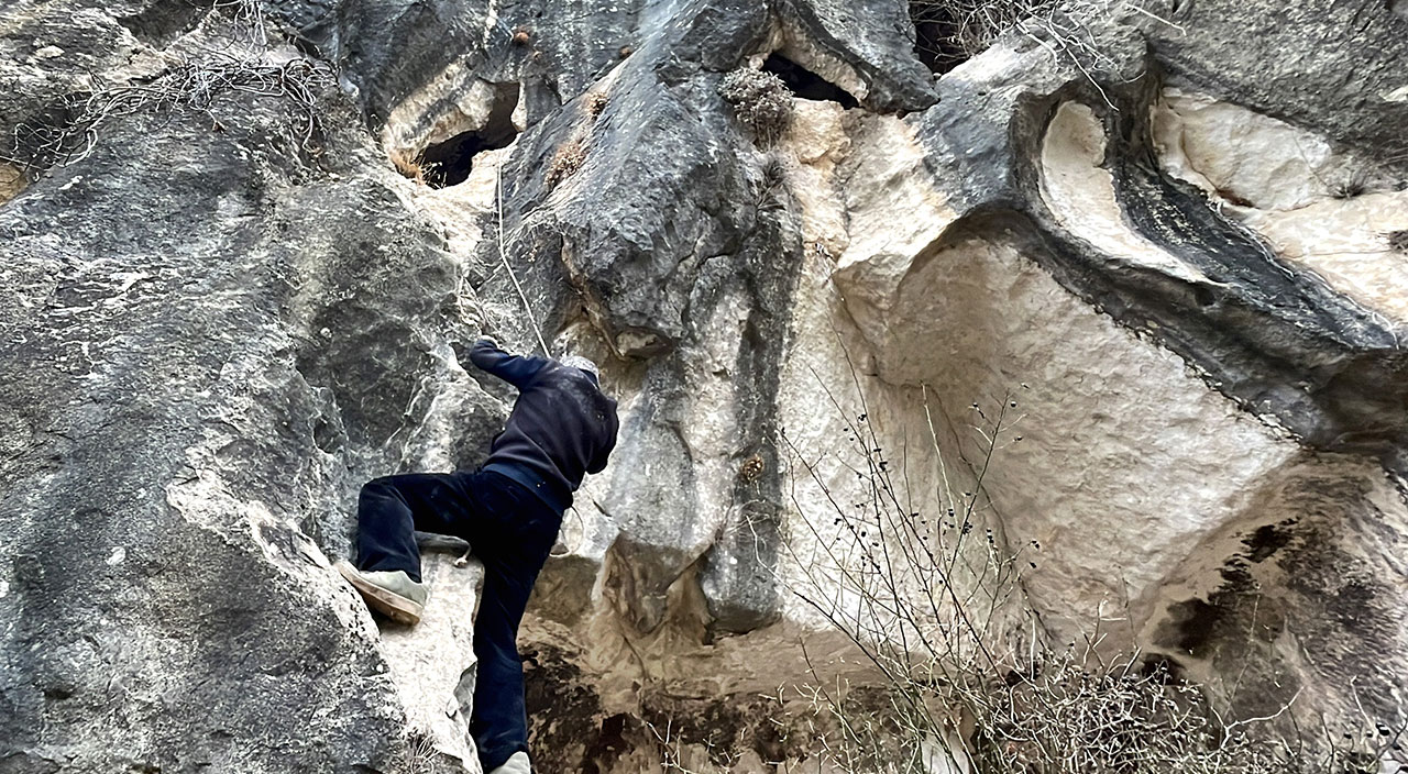Elazığ'da gezerken tesadüfen buldular: 1800 yıllık tarih ortaya çıktı