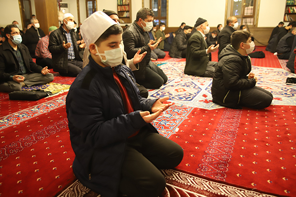 Miraç Kandili tüm yurtta dualarla idrak edildi