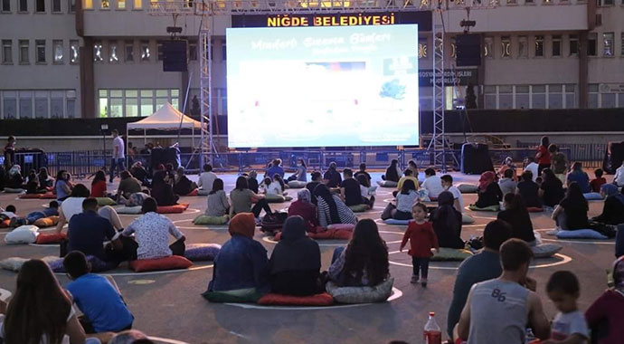 Türkiye'nin ilk minderli sinema etkinliği Niğde'de yapıldı