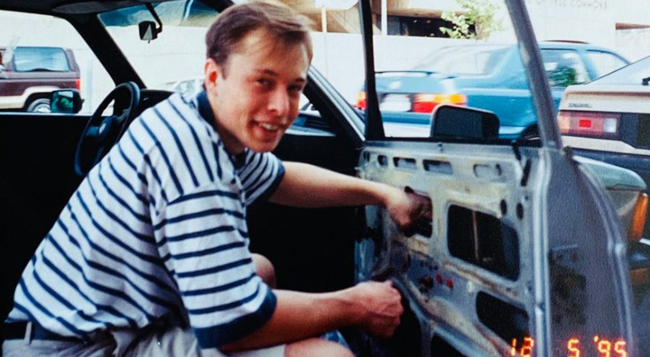 Yıllar önceki fotoğrafı gündeme geldi: Elon Musk, 'nereden nereye' dedirtti