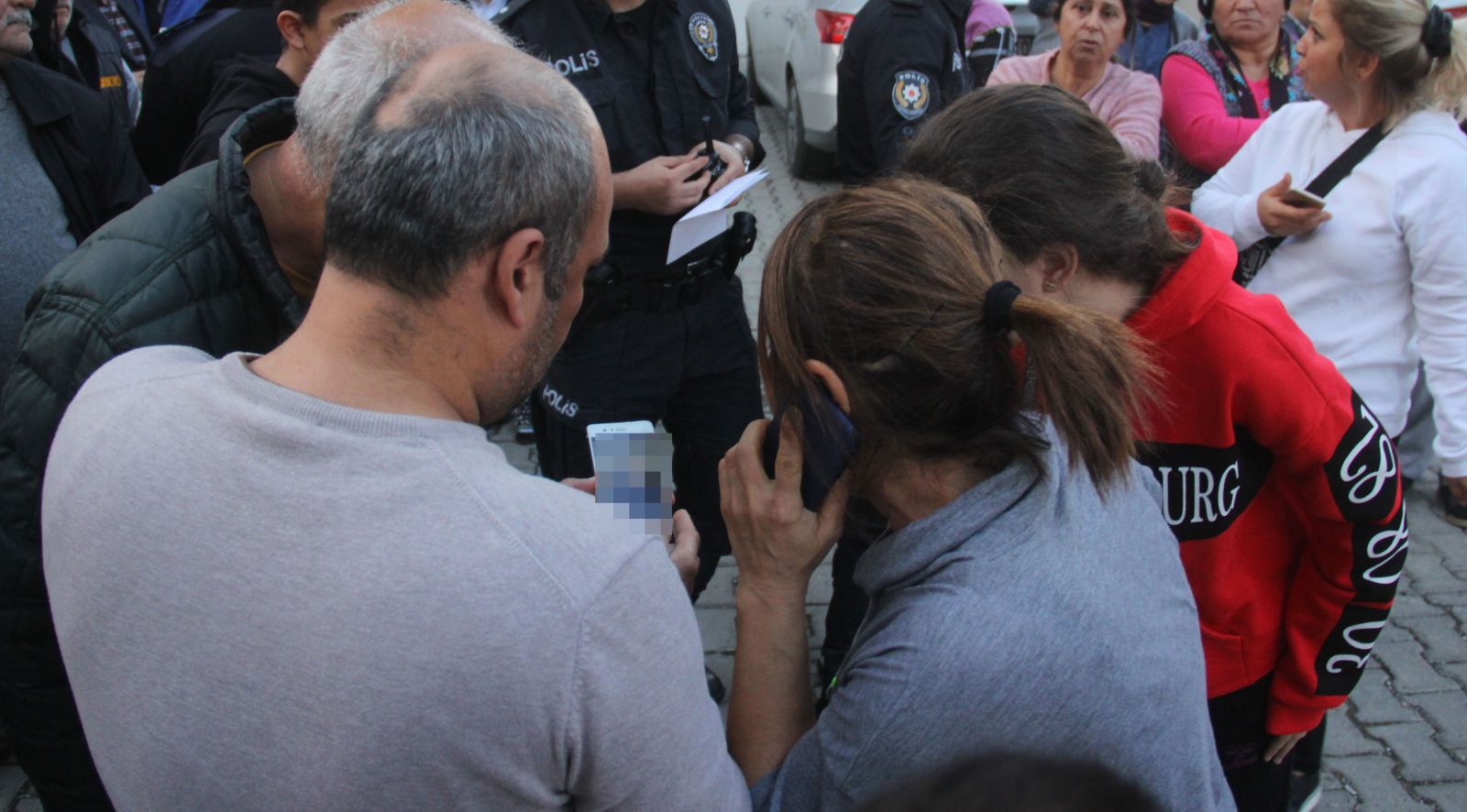 Eşine 'Elveda Ayşem seni çok sevdim' mesajı gönderip 10. kattan atladı! Eşine 'Elveda Ayşem seni çok sevdim' mesajı gönderip 10. kattan atladı!