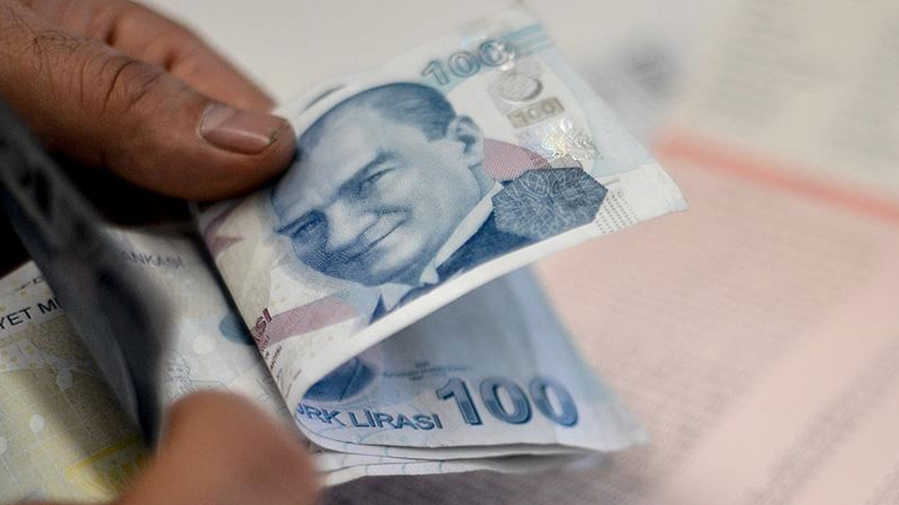 Yüzde 43,35'lik zam rekabeti kızıştırdı... Bankalarda promosyon yarışı: Emekliler bayram edecek Yüzde 43,35'lik zam rekabeti kızıştırdı... Bankalarda promosyon yarışı: Emekliler bayram edecek