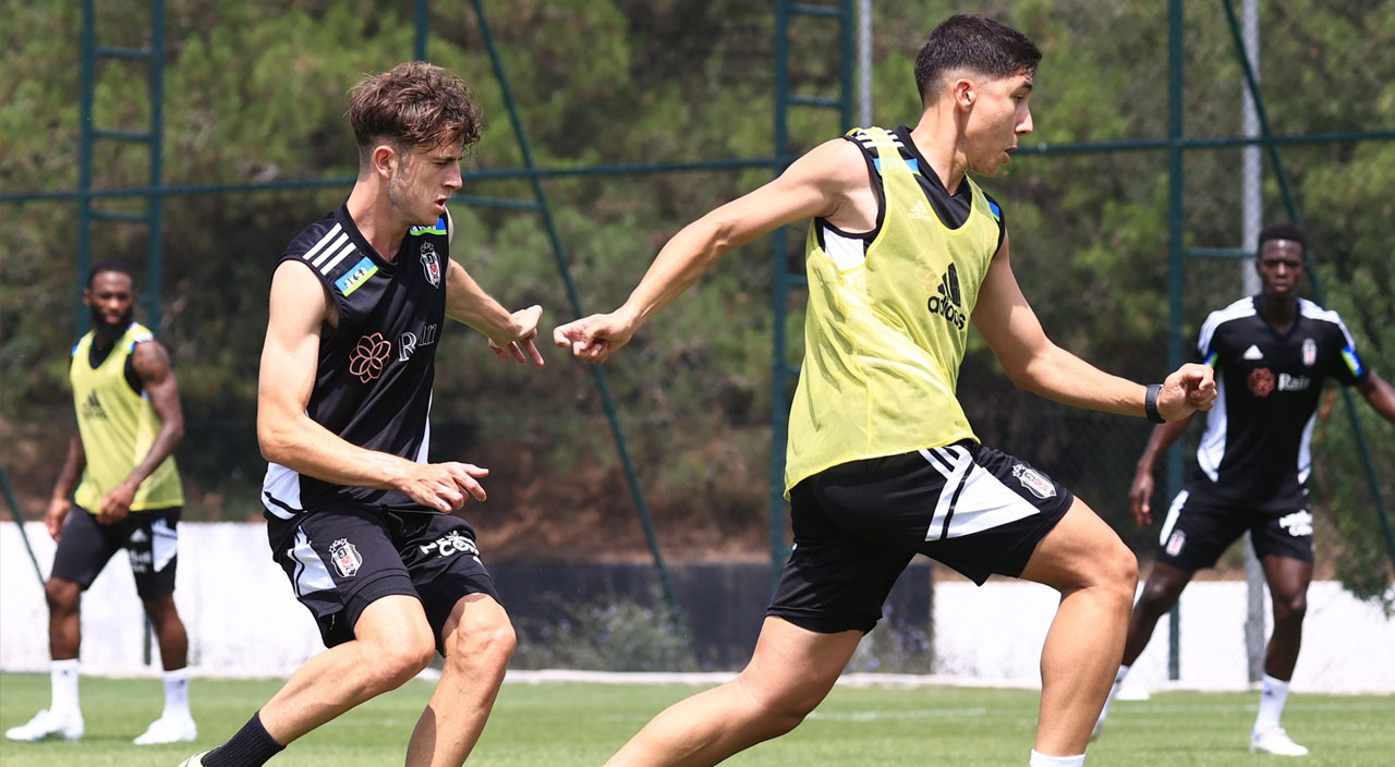 Beşiktaş'ta son dakika Emirhan İlkhan gelişmesi... Yönetim 18 yaşındaki futbolcuyu ikna edemedi!