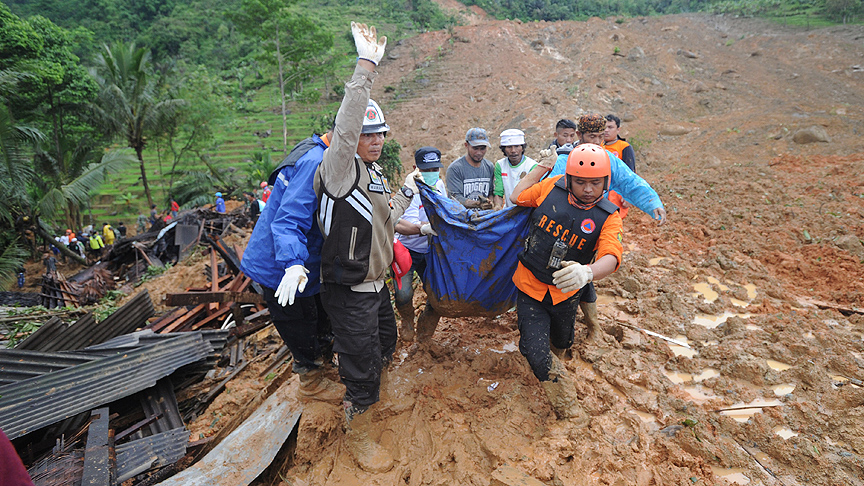 Endonezya'da heyelan: 2 ölü, 41 kayıp