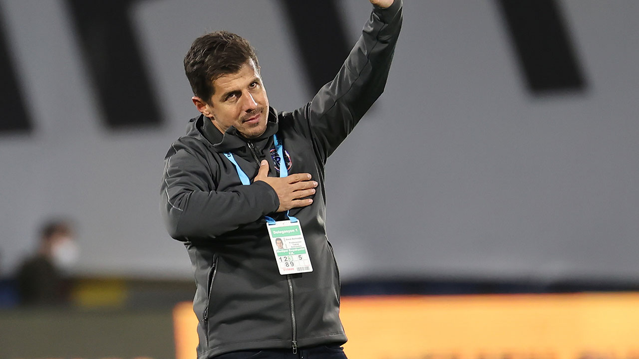 Emre Belözoğlu cevap verdi: Hagi mi Alex mi? Emre Belözoğlu cevap verdi: Hagi mi Alex mi?