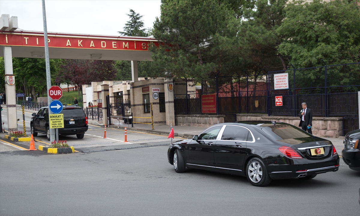 Cumhurbaşkanı Erdoğan'dan Binbaşı Tetik'e ziyaret