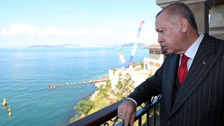 Cumhurbaşkanı Erdoğan: 'Kimse bu ülkede darbe yapamaz'