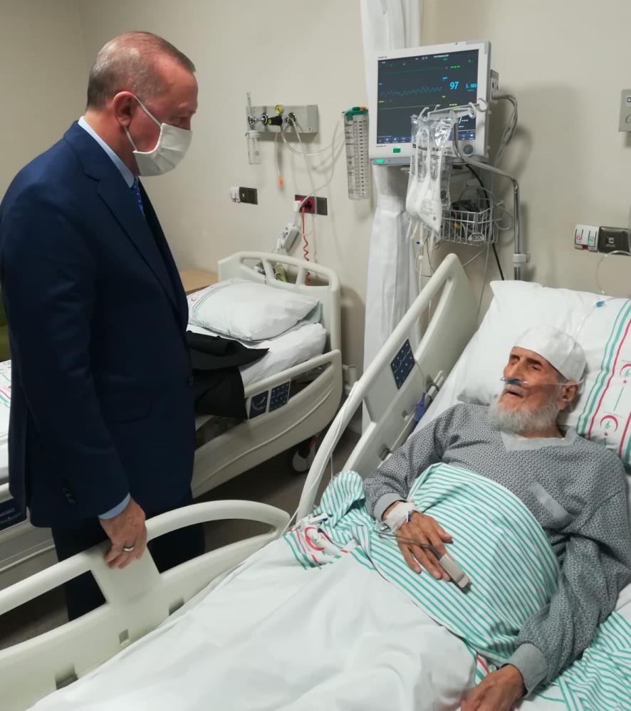 Cumhurbaşkanı Erdoğan'dan Fethi Sekin’in babası ile kanaat önderi Nazırlı’ya hastanede ziyaret