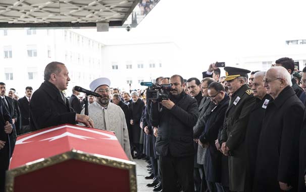 Erdoğan şehidin cenazesinde gözyaşlarını tutamadı
