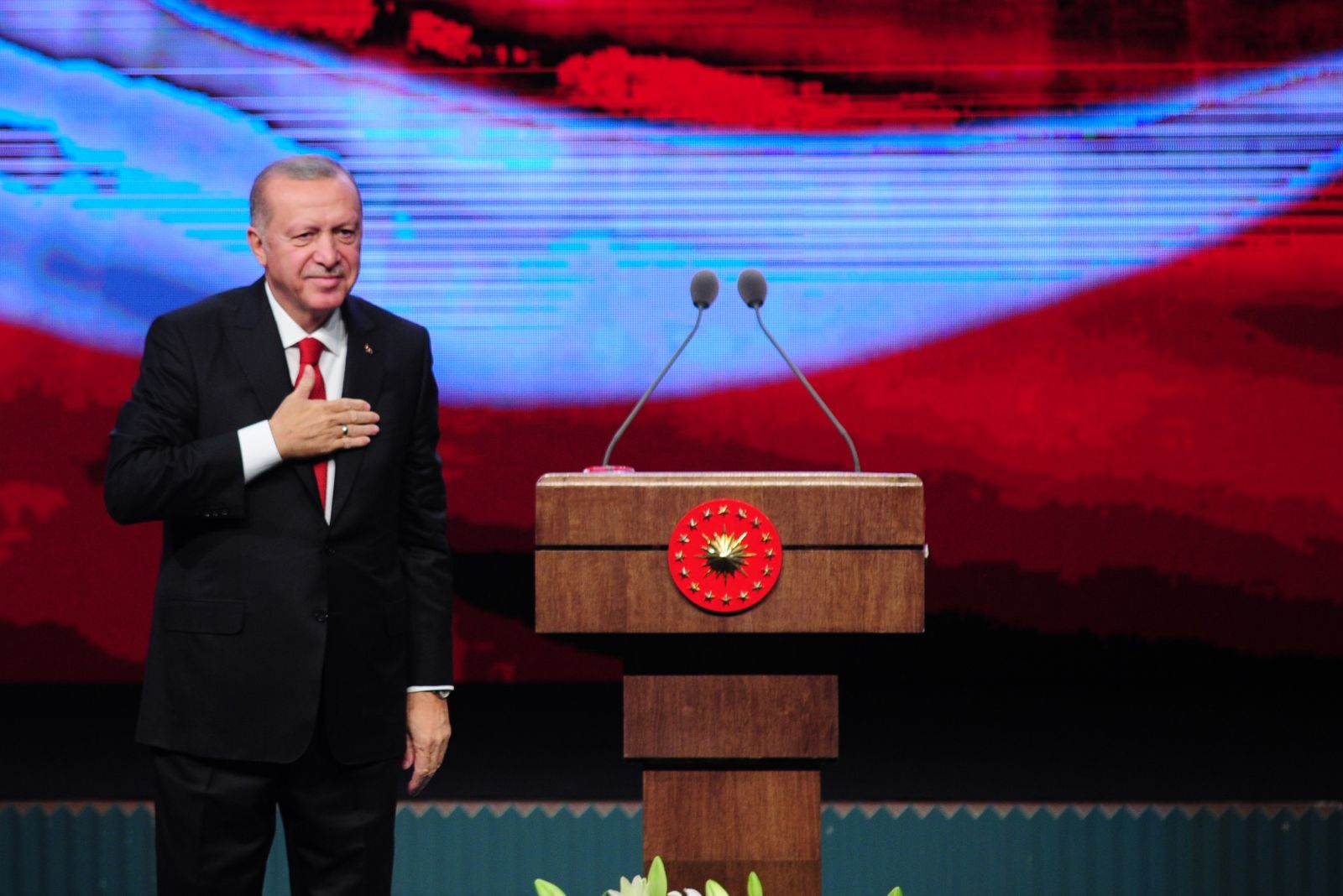 Cumhurbaşkanı Erdoğan'dan önemli açıklamalar Cumhurbaşkanı Erdoğan'dan önemli açıklamalar