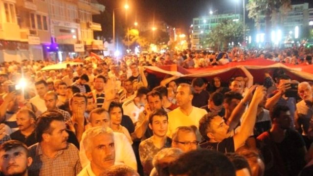 Mehmet Erdem: Ülke ve millet olarak büyük bir kabus yaşadık