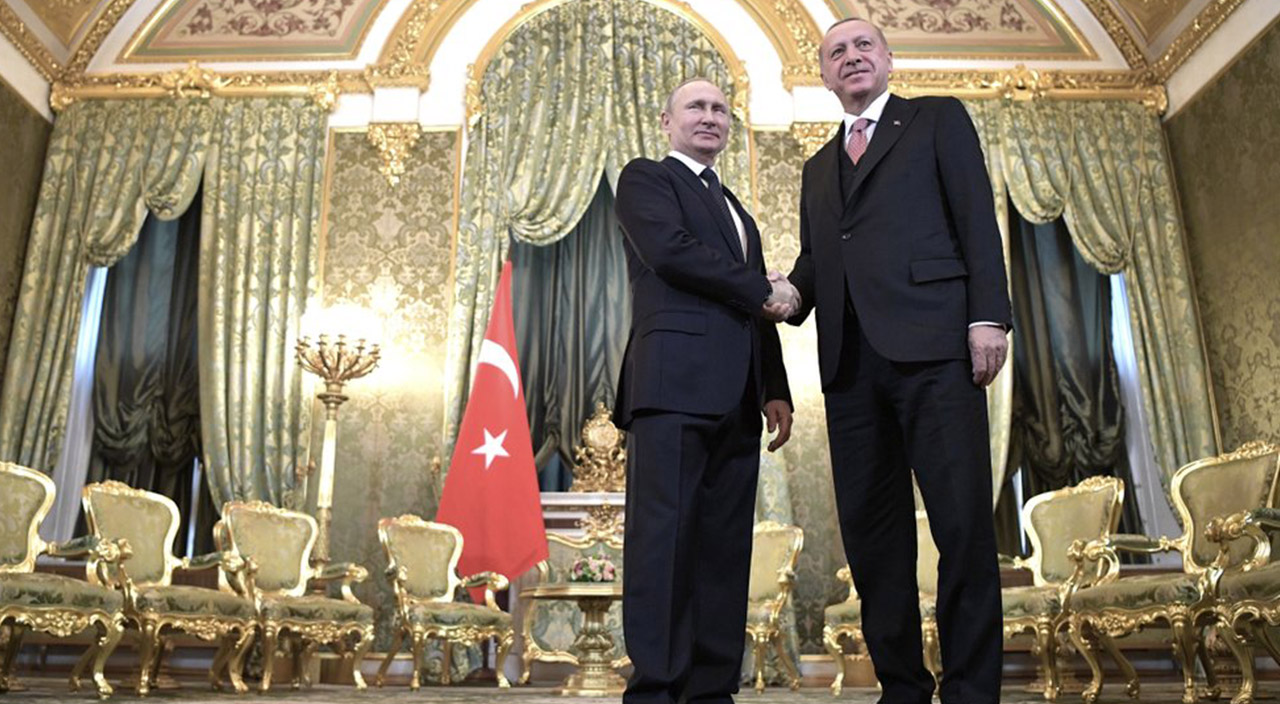 Kremlin'den Cumhurbaşkanı Erdoğan ve Türkiye'ye övgü: Türkiye çok büyük bölgesel güç Kremlin'den Cumhurbaşkanı Erdoğan ve Türkiye'ye övgü: Türkiye çok büyük bölgesel güç