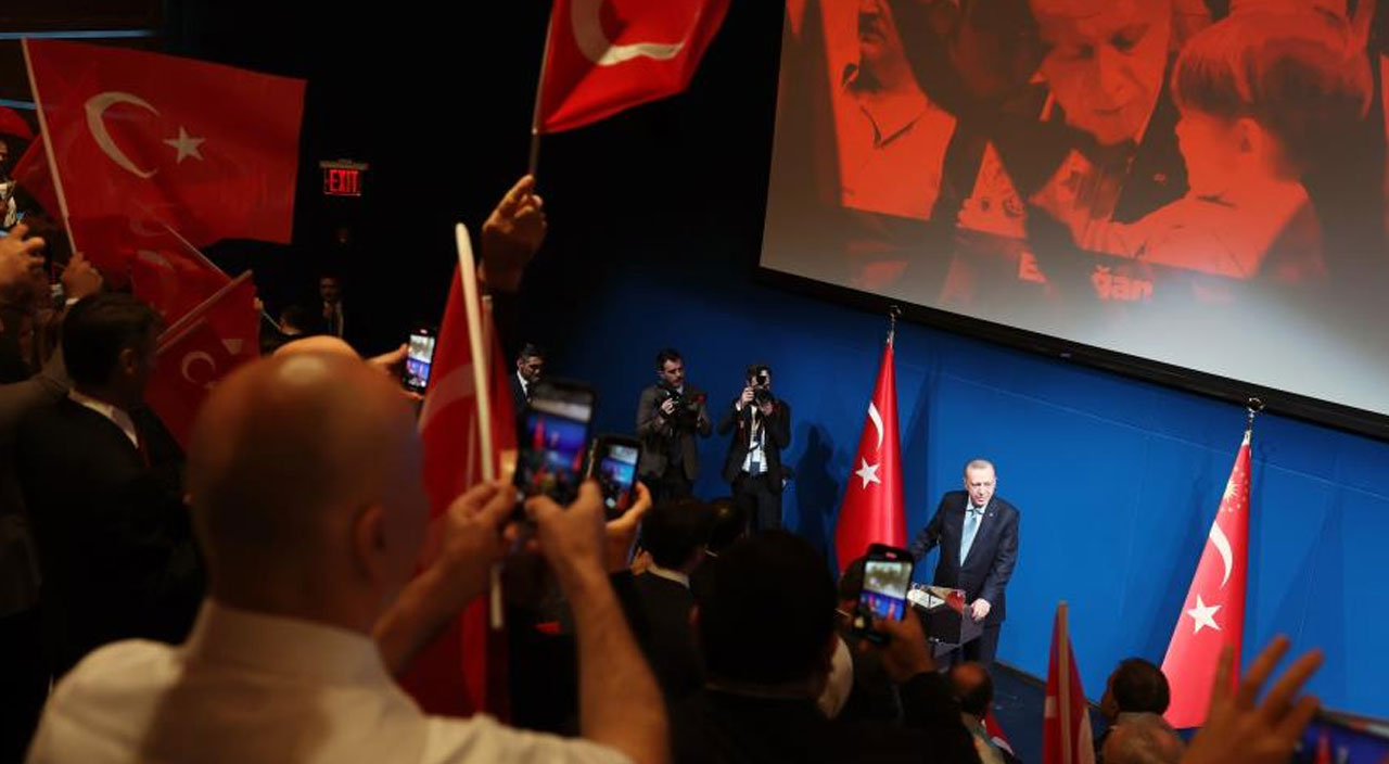 Cumhurbaşkanı Erdoğan ABD’de yaşayan Türk vatandaşlarıyla bir araya geldi Cumhurbaşkanı Erdoğan ABD’de yaşayan Türk vatandaşlarıyla bir araya geldi
