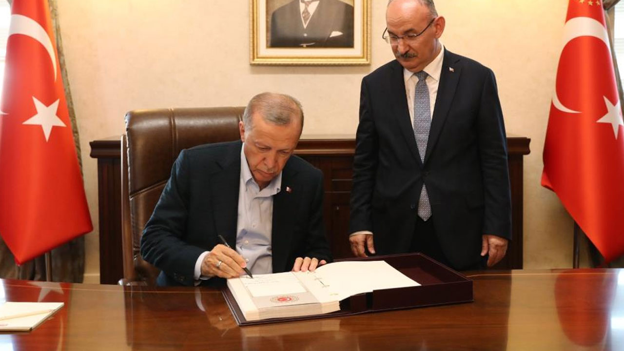 Erdoğan, Manisa Büyükşehir Belediyesinin açılışını yaptı