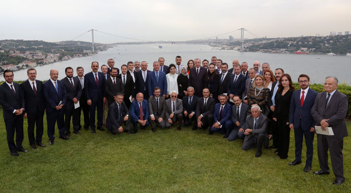 Cumhurbaşkanı Erdoğan genel yayın yönetmenleriyle bir araya geldi