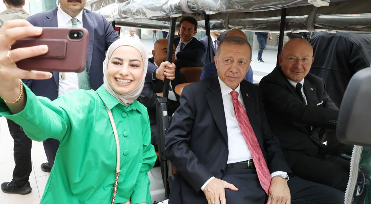 Cumhurbaşkanı Erdoğan, Galataport İstanbul’da incelemelerde bulundu