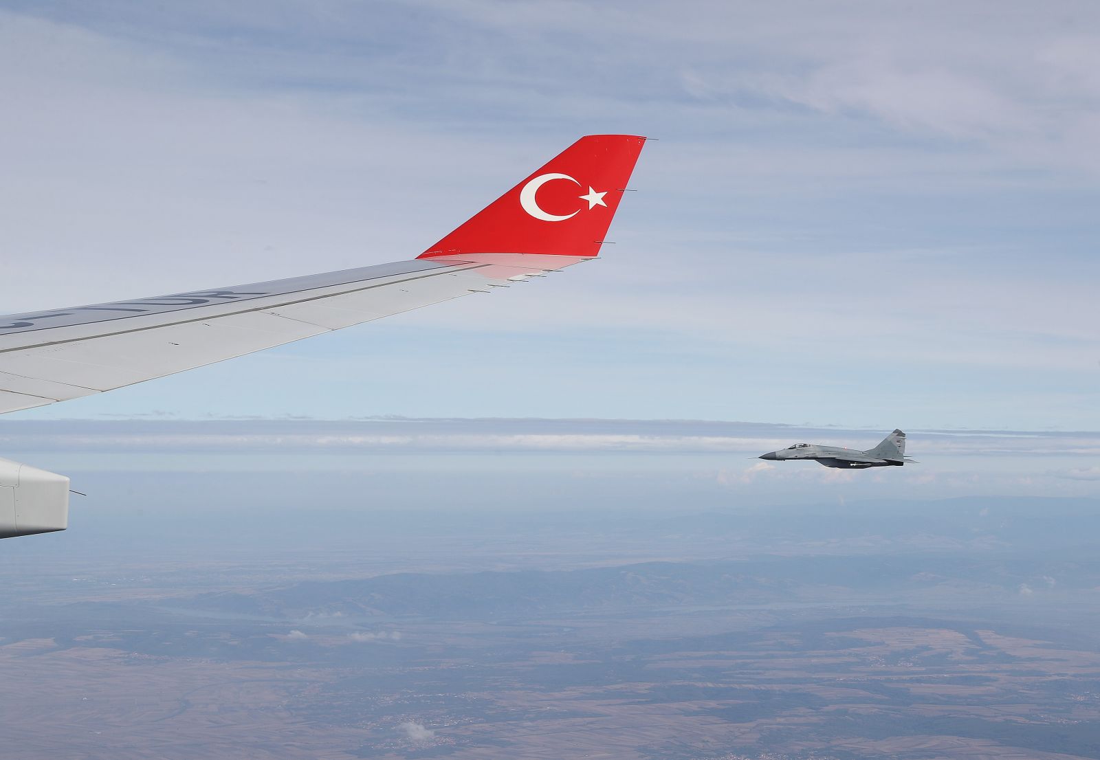 Cumhurbaşkanı Erdoğan’ın uçağına Sırbistan uçakları eşlik etti