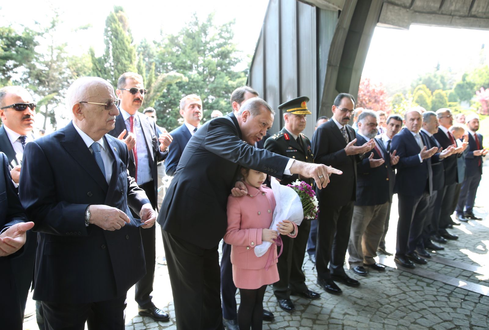 Erdoğan, Özal, Erbakan ve Menderes'in kabrini ziyaret etti