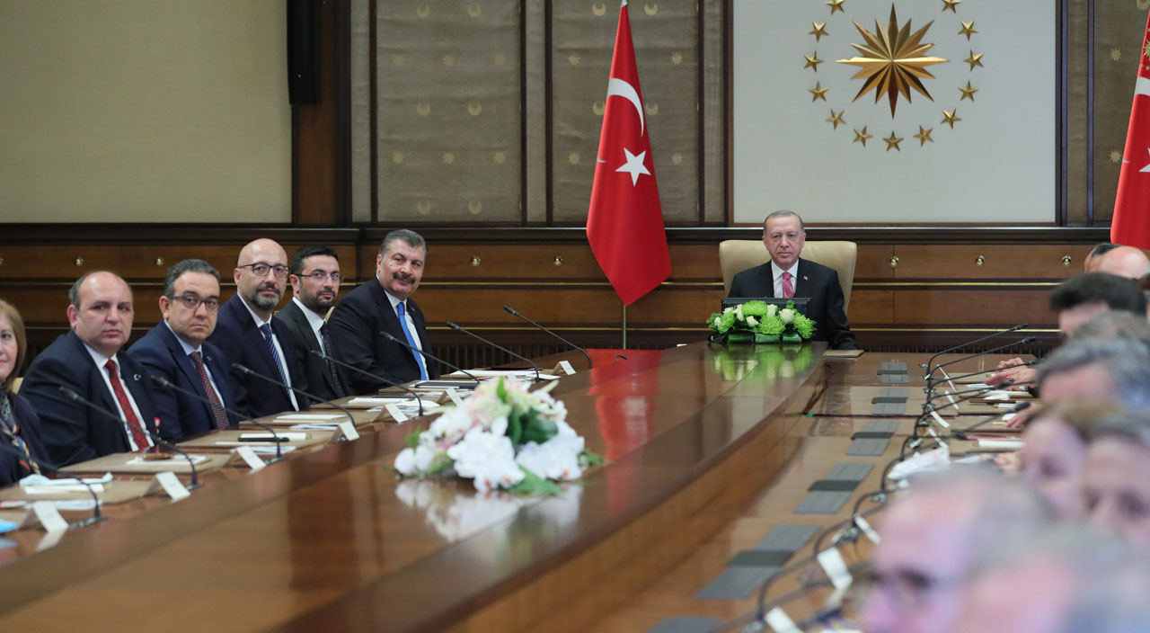Dikkat çeken detay: Cumhurbaşkanı Erdoğan’dan Bilim Kurulu üyelerine maske hatırlatması
