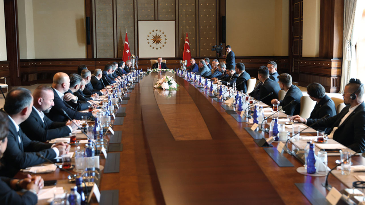 Cumhurbaşkanı Erdoğan, Trabzonspor heyetini kabul etti Cumhurbaşkanı Erdoğan, Trabzonspor heyetini kabul etti