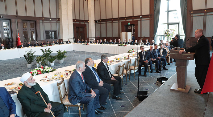 Cumhurbaşkanı Erdoğan: Biz tökezlersek İslam düşmanları zincirlerinden boşalmışa döner