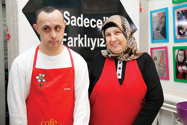 Bu kafenin garsonları Down Sendromlu