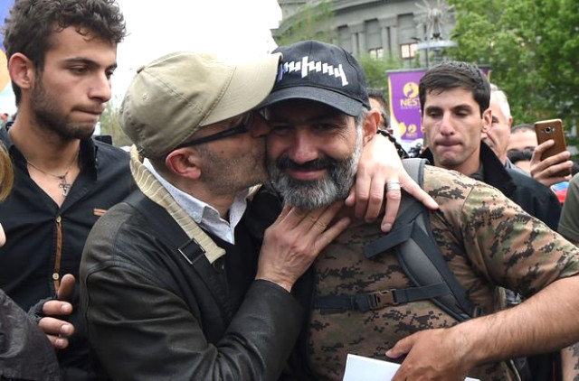 Ermenistan Başbakanı Paşinyan'dan Türkiye'ye tarihî çağrı